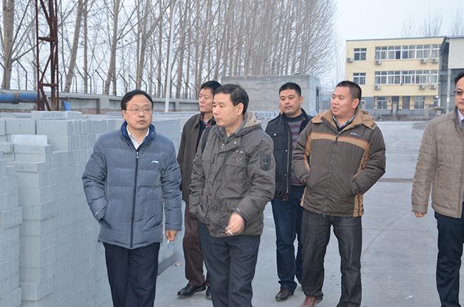 2013年12月河南省建设领域有关专家视察我公司2.JPG